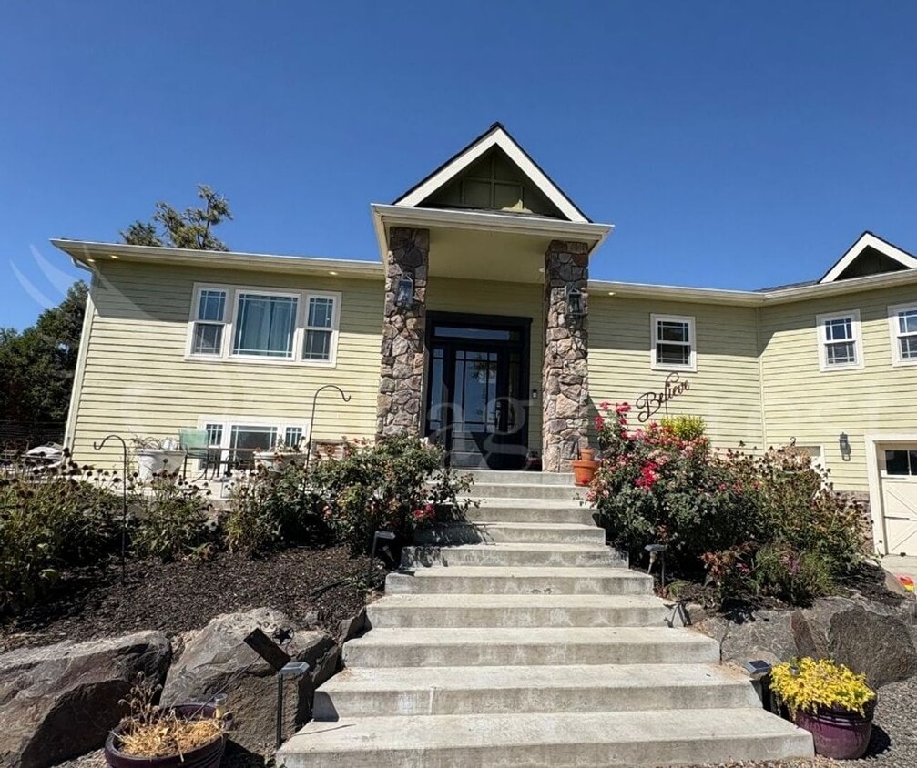 Primary Photo - Beautiful Five Bedroom Home with Acreage, ...