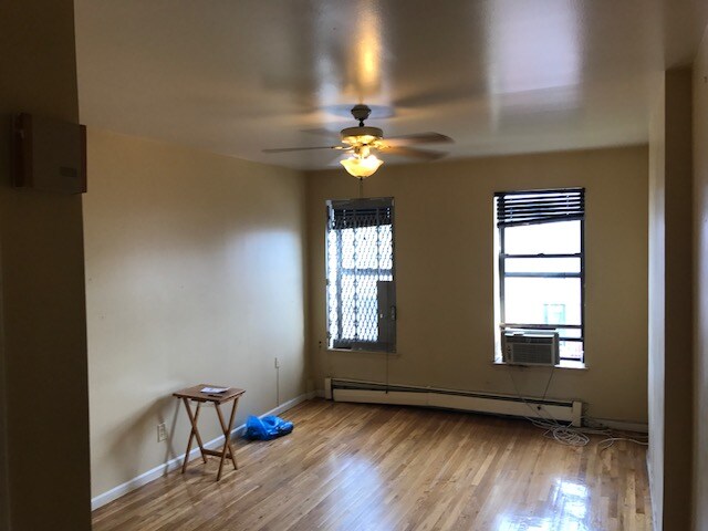 Sala de estar - 723 MacDonough St