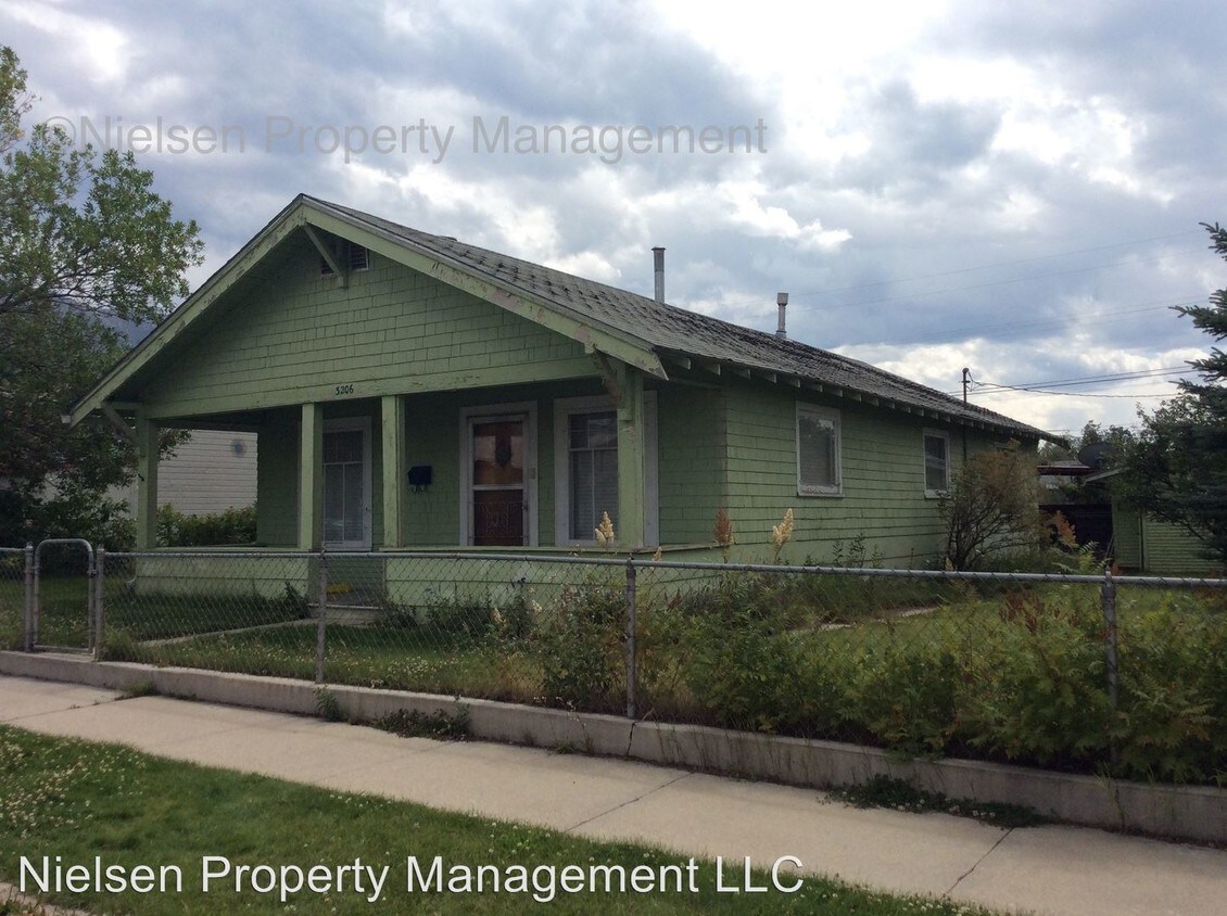 Primary Photo - 3206 Floral Blvd
