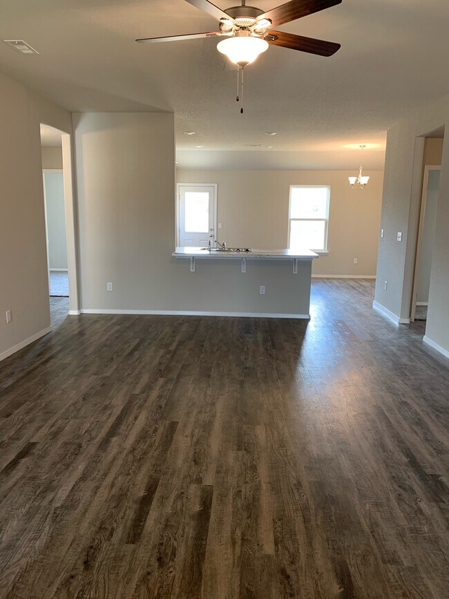 Building Photo - 6706 SW Whitmarsh Rd