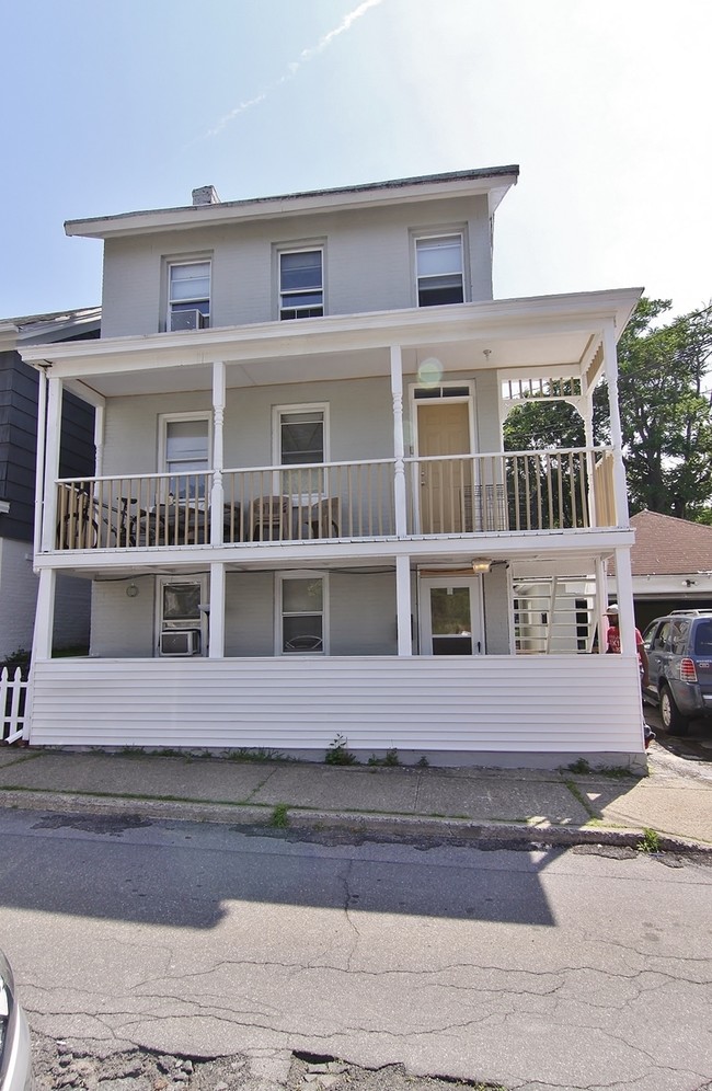 Building Photo - 50 Hanratty St