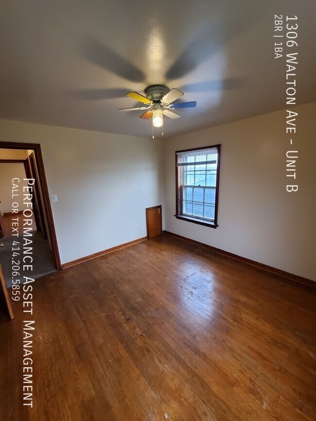 Building Photo - Charming 2BED/1BATH Racine Upper