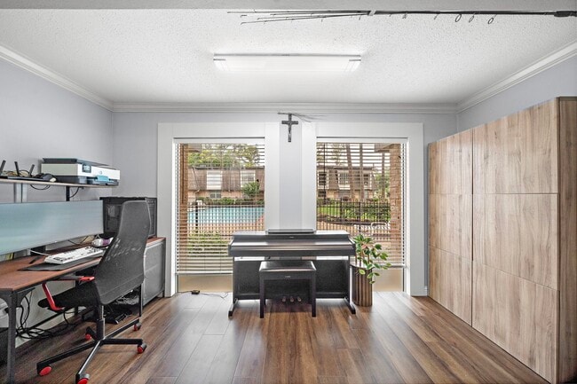 Building Photo - 12633 Memorial Dr