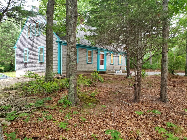 Building Photo - 832 Carriage Shop Rd