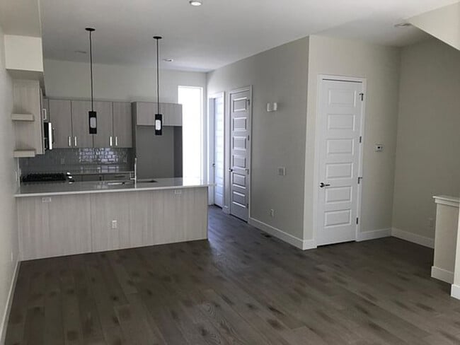 Building Photo - 3090 Wilson Ct