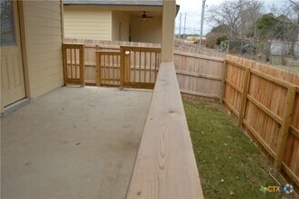Building Photo - 1122 Stanley Wy