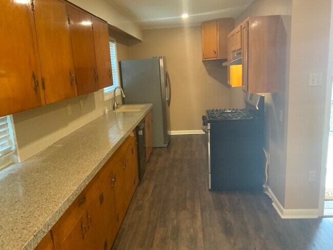 Foto del edificio - 3714 Idlewild Ave