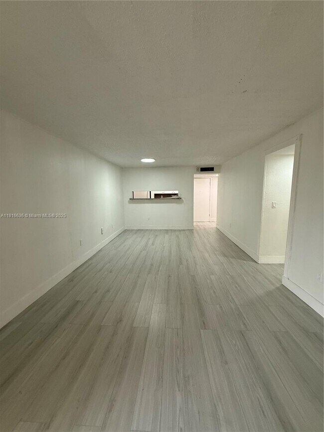 Foto del edificio - 10400 SW 108th Ave