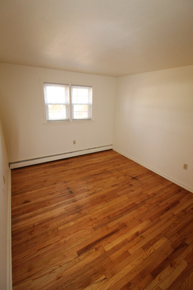 Building Photo - 24 Deerfield Ct