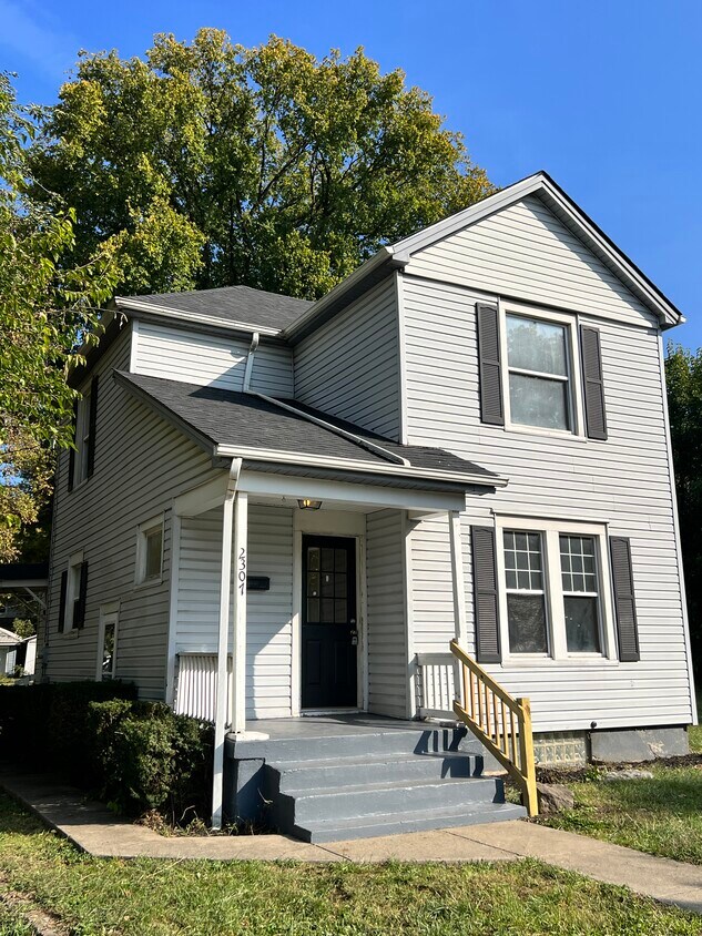 Primary Photo - 2307 Grand Ave