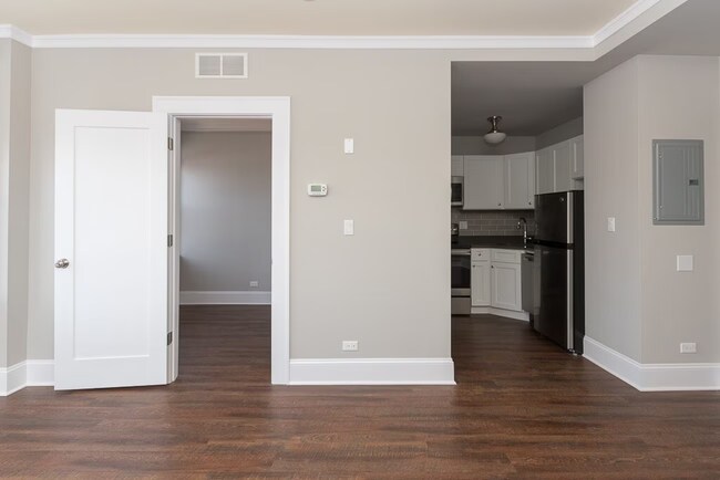 Foto del edificio - 827 W Lakeside Pl