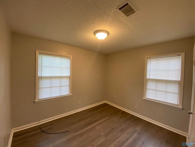 Building Photo - 4406 Gazette Dr SW