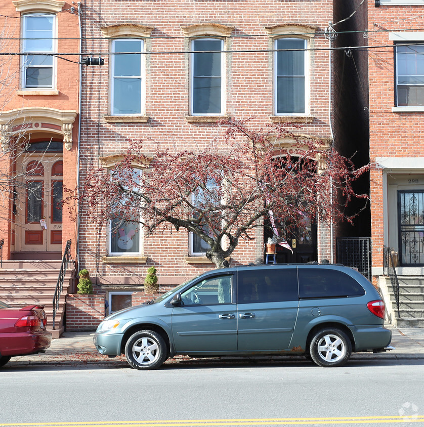 Building Photo - 294 Washington Ave