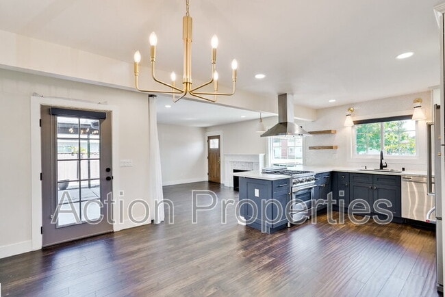 Building Photo - 617 San Diego Ave