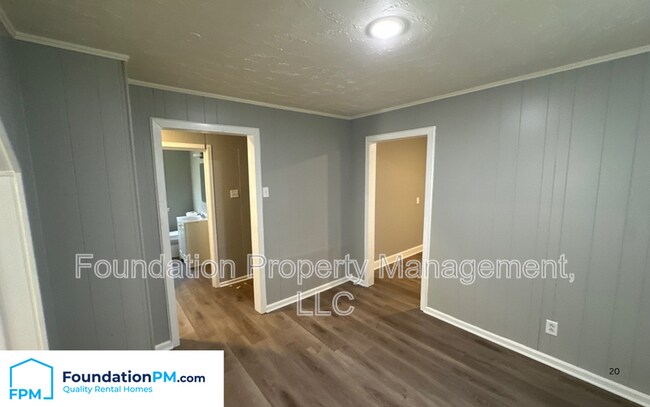 Building Photo - 3101 Sunrise St