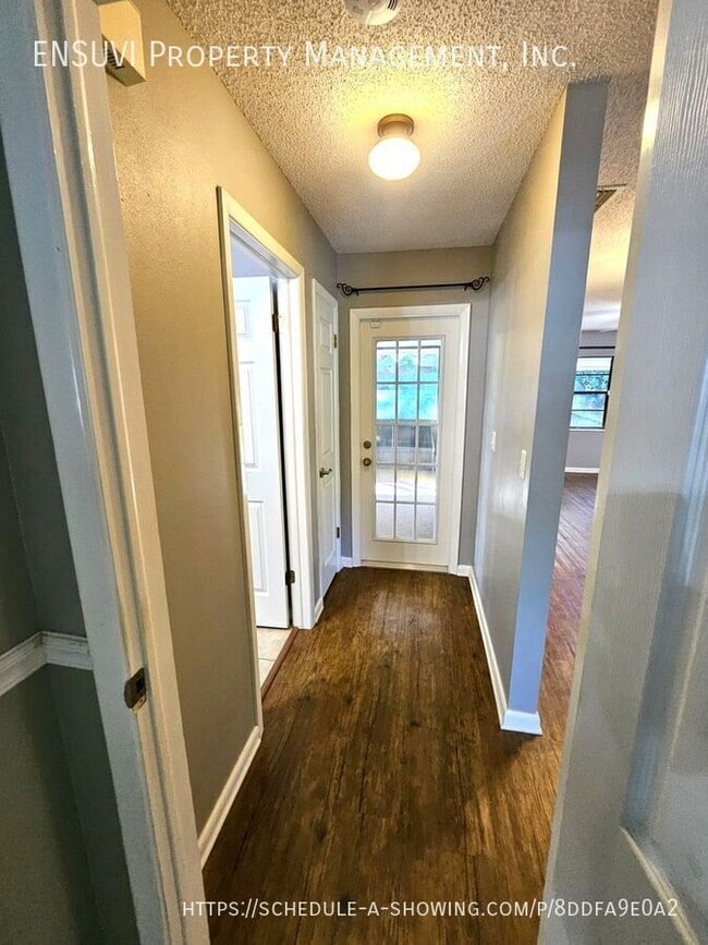 Foto del edificio - 8610 Schrader Blvd