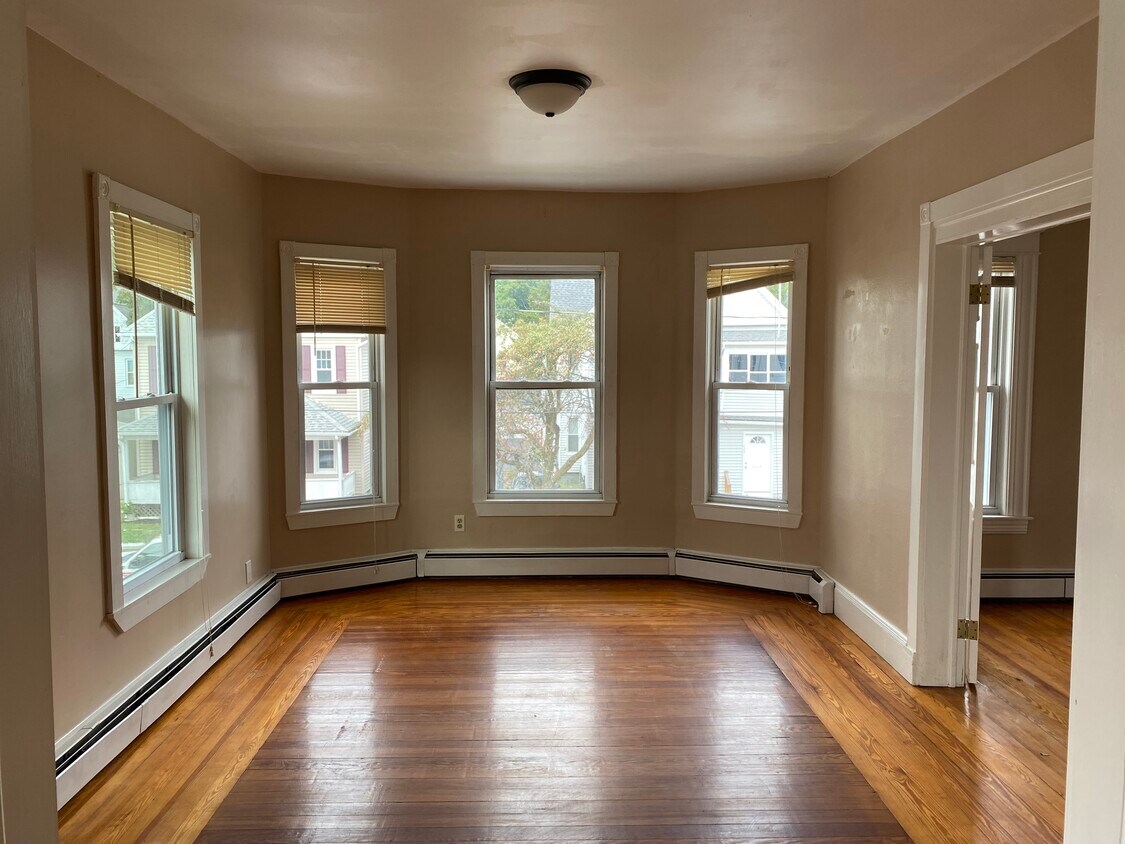 130 Waldo St Unit 130, Holyoke, MA 01040 Apartments 130 Waldo St