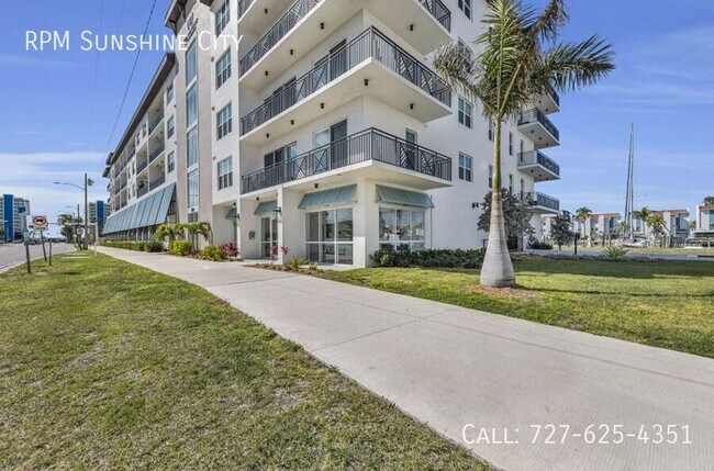Foto del edificio - 300 150th Ave