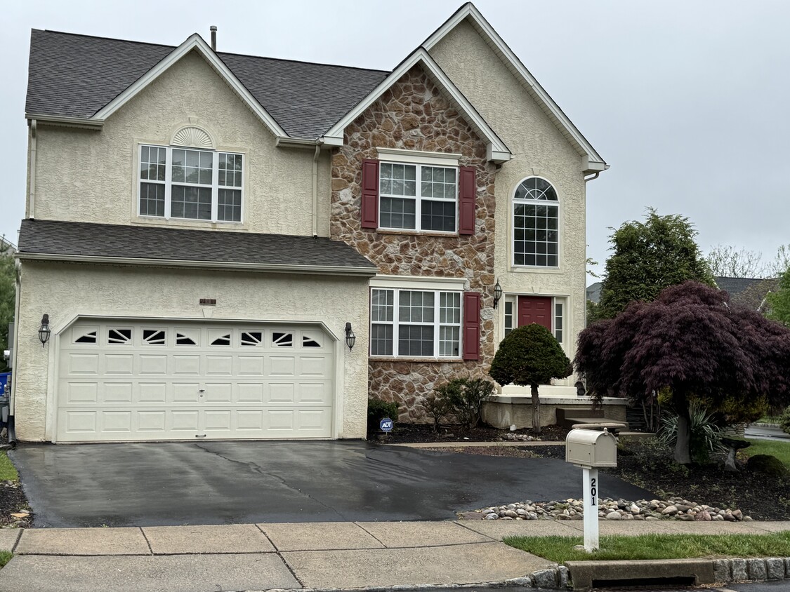 Exterior Front - 201 Riverwoods Dr
