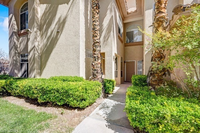 Building Photo - 2050 W Warm Springs Rd