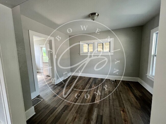 Building Photo - West Toledo 3 bedroom 1 bath home