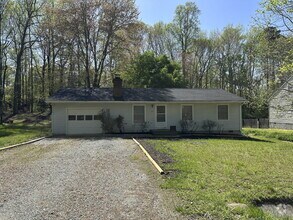 Building Photo - 124 Allyson Dr