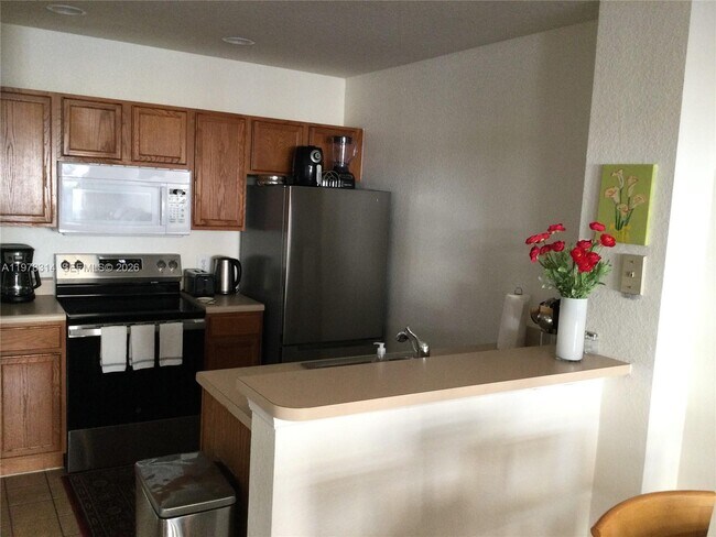 Foto del edificio - 4601 Yellowgold Rd W