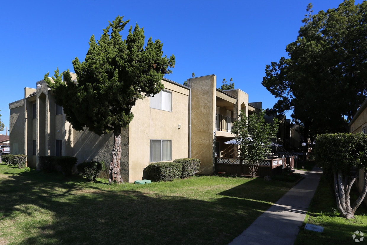 Silver Oak Apartments El Cajon, CA