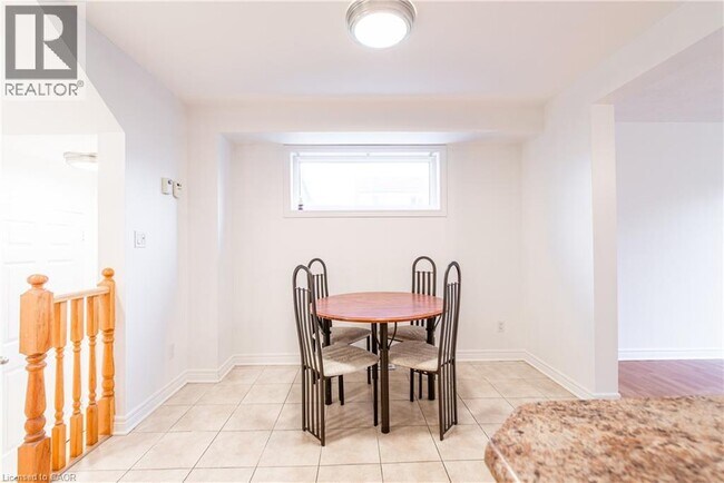 Building Photo - 119 Summers Dr