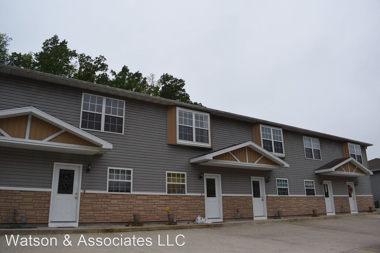 Primary Photo - 2 br, 1.5 bath Apartment - 700 Hillside