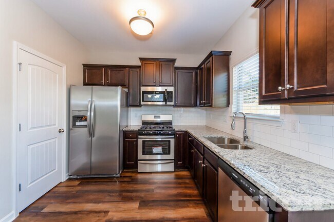 Foto del edificio - 317 Parkview Pl Dr