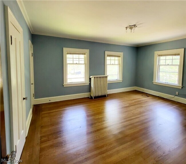 Foto del edificio - HUGE HOME FOR RENT IN CLEVELAND HEIGHTS FO...