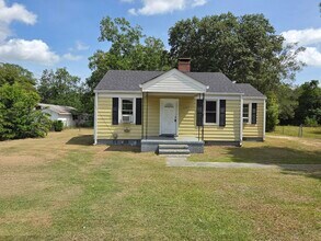 Building Photo - 2117 Kennedy Dr