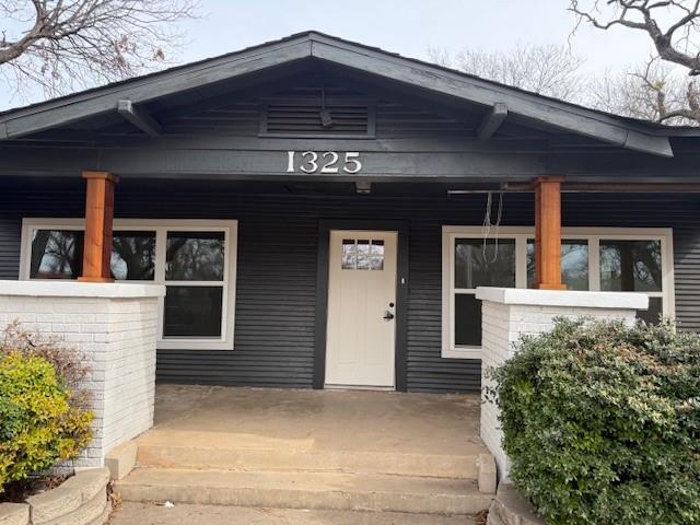 Foto del edificio - 1325 Highland Ave