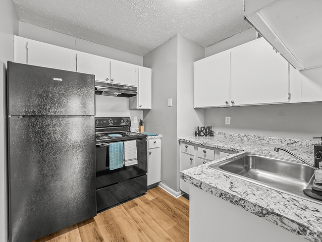 Fully-Equipped Kitchen - Lexington Park