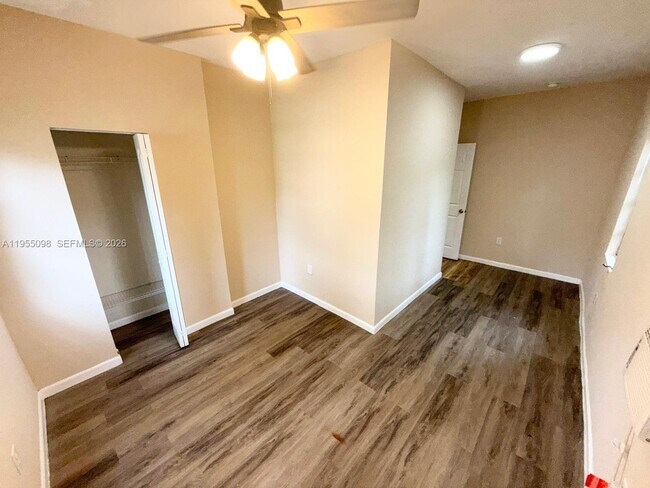 Foto del edificio - 1340 Peri St