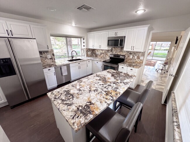 Foto del edificio - 7068 Bright Springs Ct