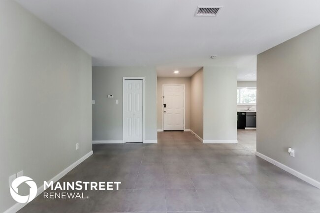 Building Photo - 24518 Pine Canyon Dr