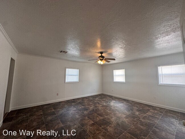 Building Photo - 3 br, 2 bath House - 1619 2nd st