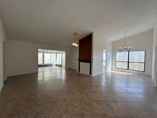 Foto del edificio - Stunning 3 Bedroom Home in Lake Mandarin!