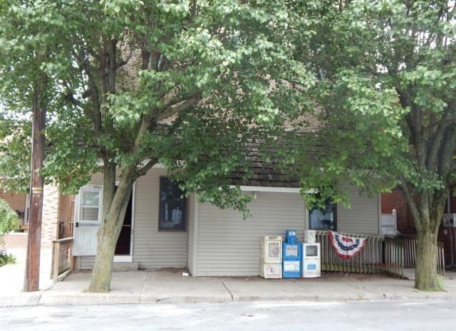 Building Photo - 133 Garibaldi Ave