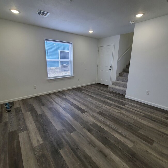 Building Photo - Townhomes Now Available in Strafford MO!