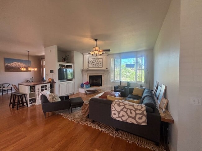 Foto del edificio - Bentonville Spacious 2 Story 4-bedroom 3 f...