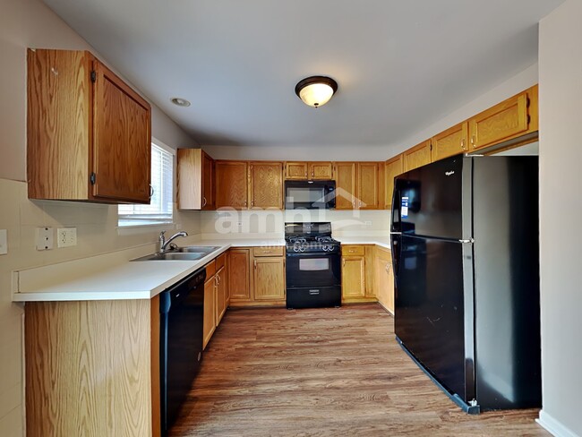 Building Photo - 2346 N Masters Ln