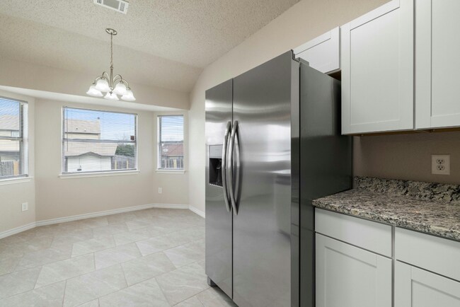 Building Photo - 5007 Parkwood Dr