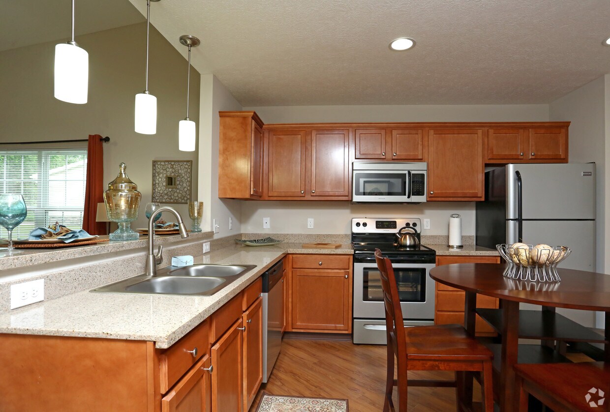 Redwood Hudson Apartments in Hudson, OH