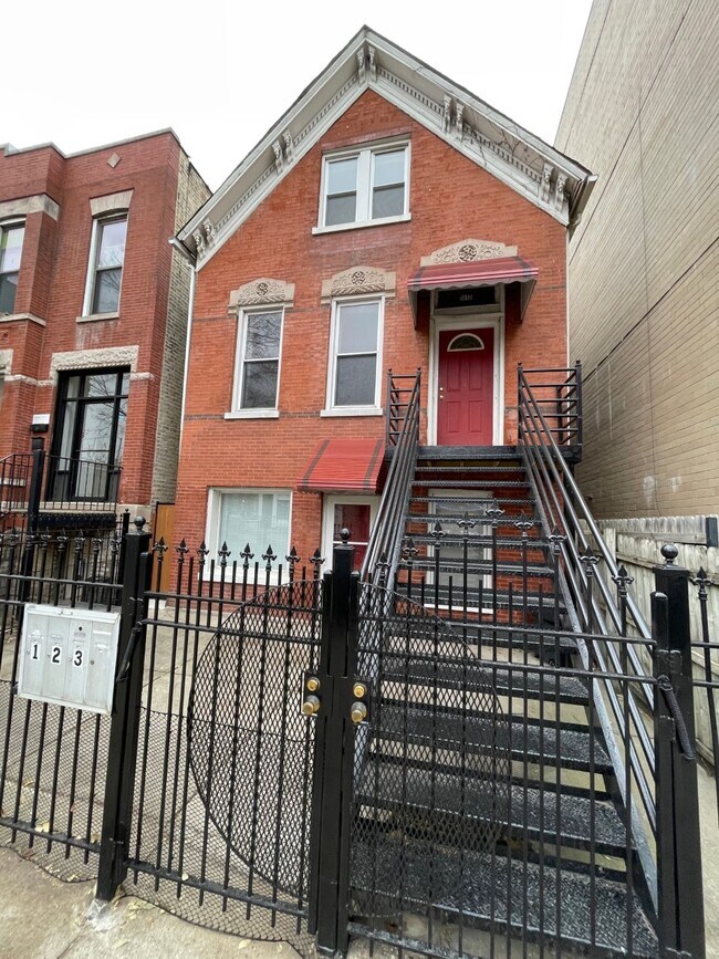 Building Photo - 1010 N California Ave