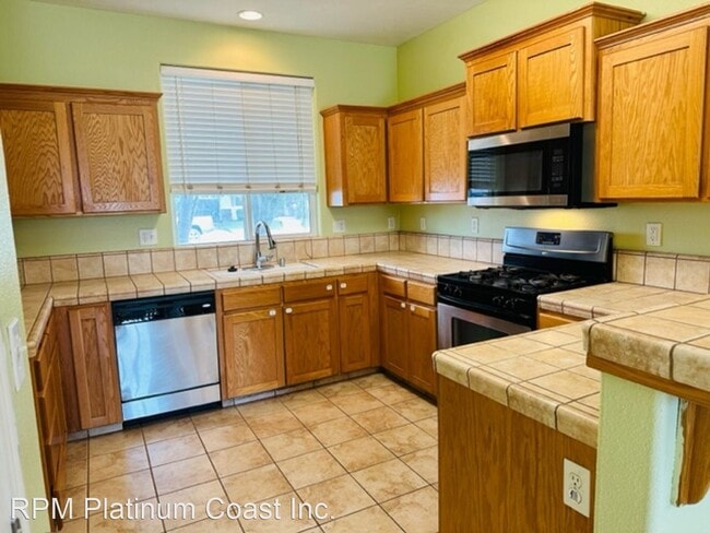 Building Photo - 3 br, 2 bath House - 5437 W Terrace Ave