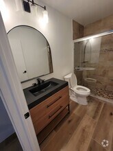 Building Photo - 9442 Oakburst Ln