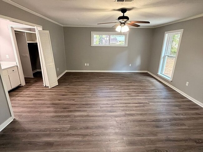 Building Photo - 2516 Upper Dr